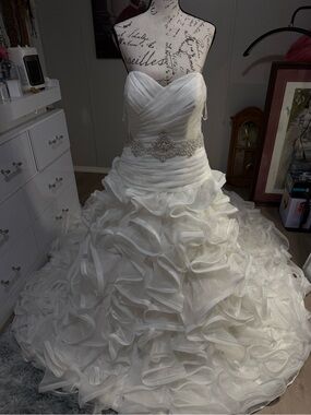 Galina Signature SWG492 White Sweetheart Ball Gown Train Beaded Ruffle Sz 12